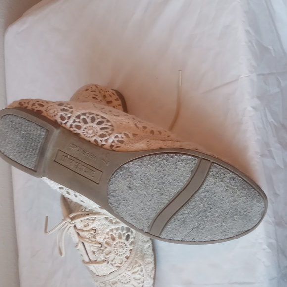 Lower East Side Casual Shoes - Picture 5 of 8